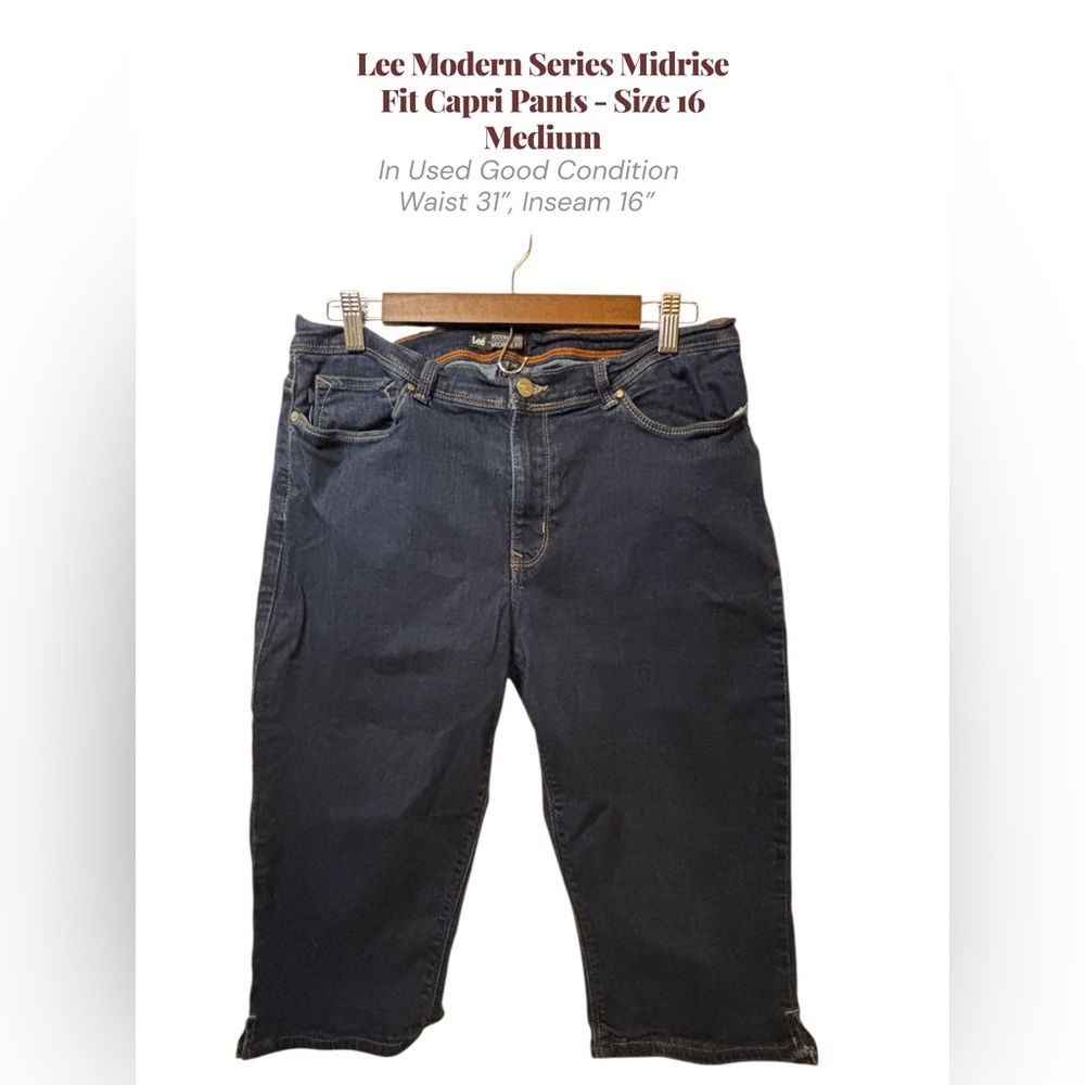 Lee’s Midrise Capri Pants Dark Navy Denim Straight Leg Size 16